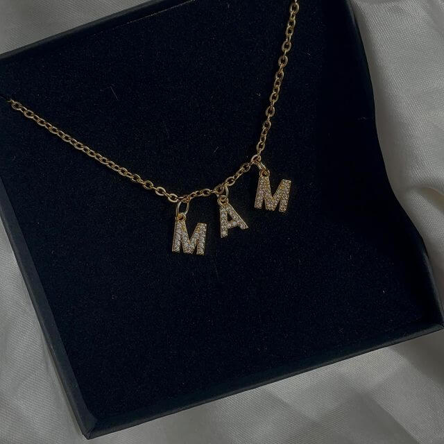 The Perfect Mother’s Day Jewellery Gift Guide: Meaningful & Stylish Pieces